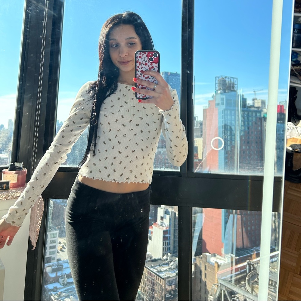 White floral ribbed shirt